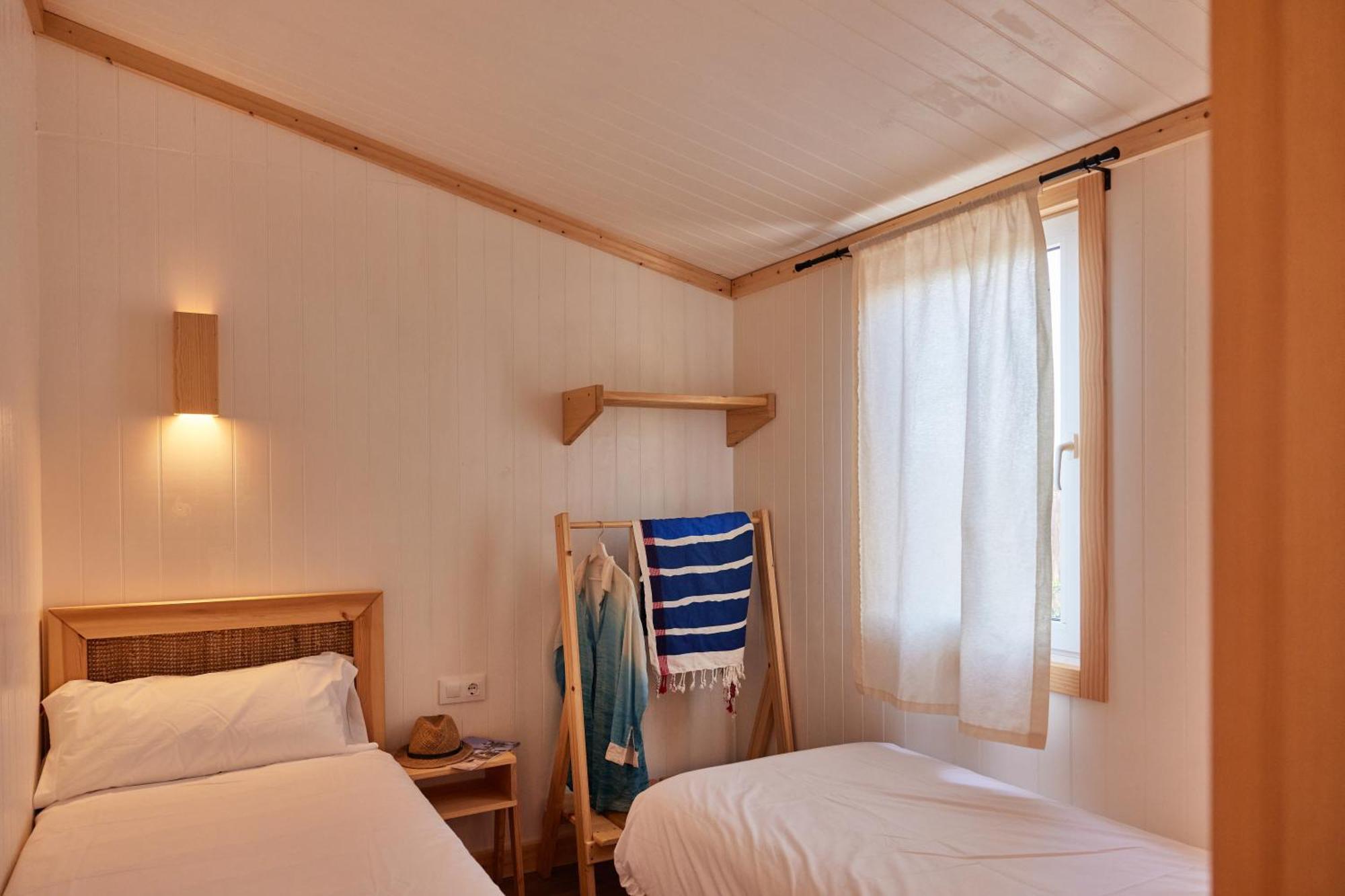 Taiga Conil Hotel โกนิล เด ลาฟรอนเตรา ห้อง รูปภาพ